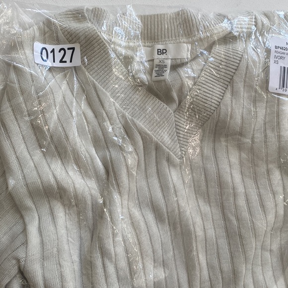 BP. Reagan Rib V-Neck Crop Ivory Sweater, Size XS, NWT - Picture 11 of 11